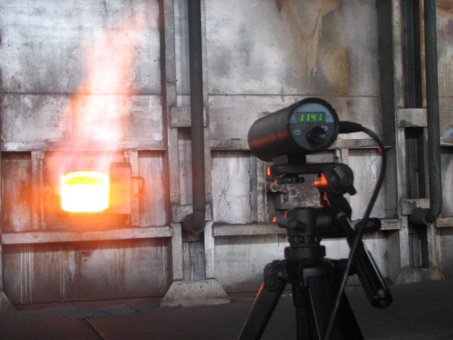 RF-4A18 真空燒結(jié)爐?比色紅外線(xiàn)測(cè)溫儀 